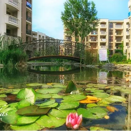 Cascadas Family Pool View Apartment