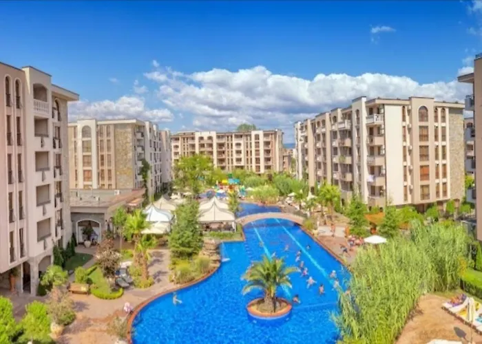 Daire Cascadas Family Pool View