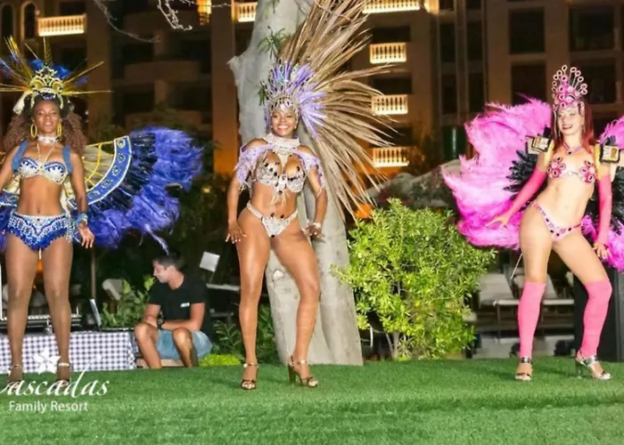 Cascadas Family Pool View Daire *